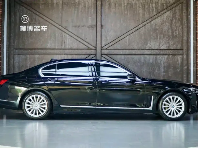 BMW BMW 7 Series 2021 Model 730Li Luxury Package — Фото автомобиля 7