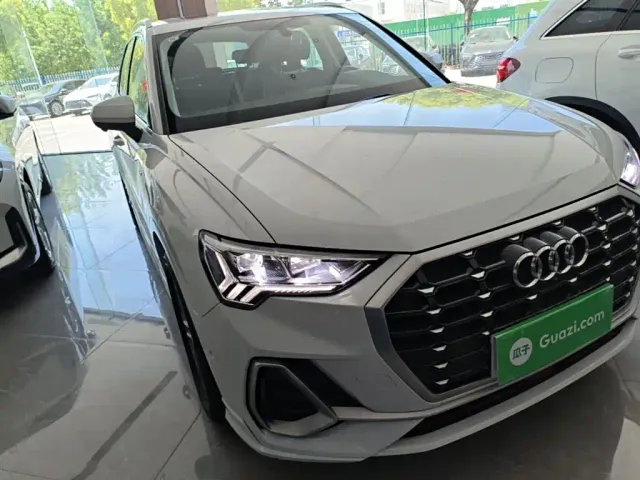 Audi Q3 — Фото автомобиля 3