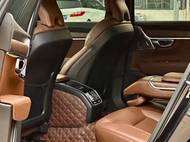 Volvo S90 — Фото автомобиля 6