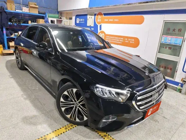 Mercedes-Benz E-Class — Фото автомобиля 5