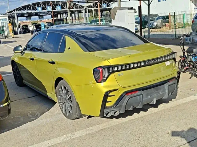 Lynk & Co 03 — Фото автомобиля 13