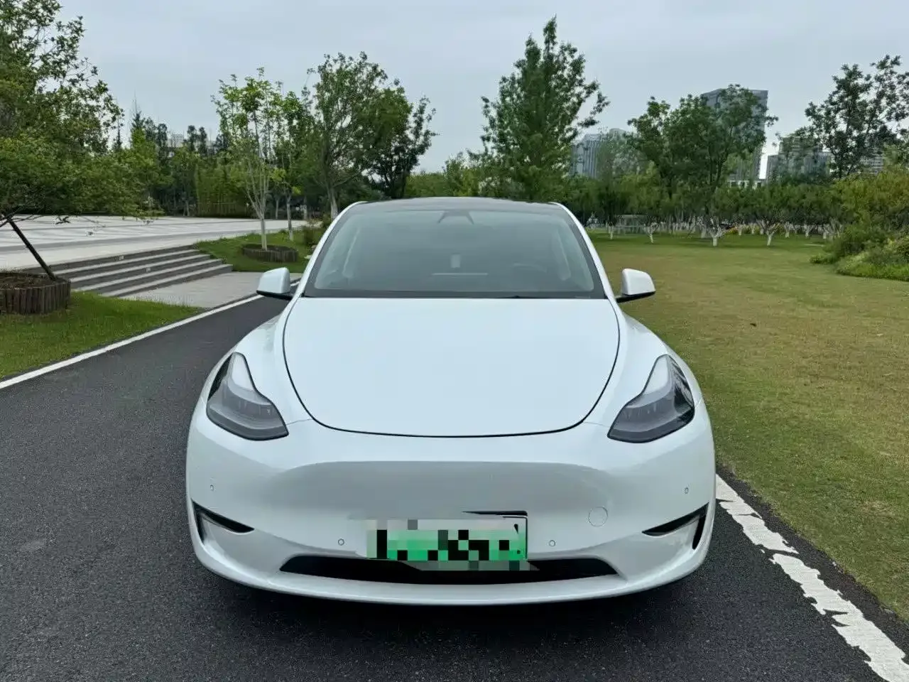 Tesla Model Y 2022 Performance High-Performance All-Wheel Drive Version — Фото автомобиля 3