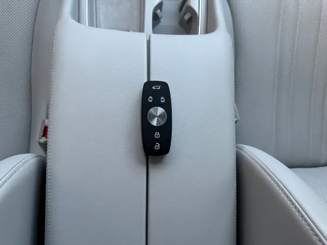 Roewe iMAX8 — Фото автомобиля 27