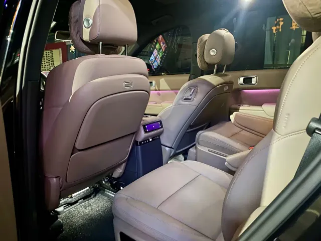 Li Auto L8 — Фото автомобиля 4