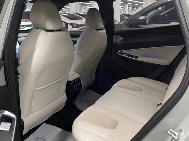 Geely Boyue — Фото автомобиля 10