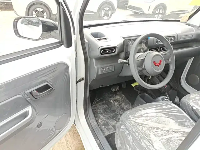 Wuling Zhiguang NEV — Фото автомобиля 15