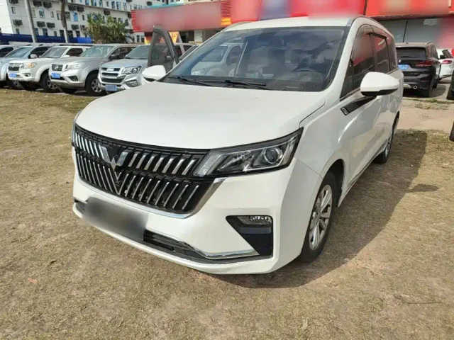 Фотография автомобиля — Wuling Jiachen