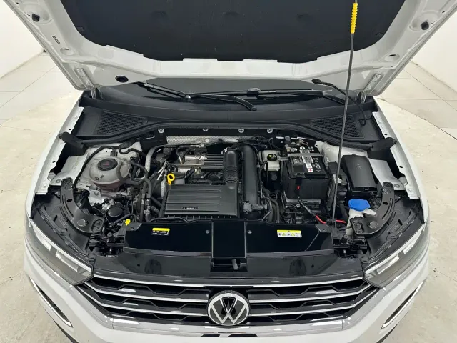 Volkswagen T-Roc — Фото автомобиля 16