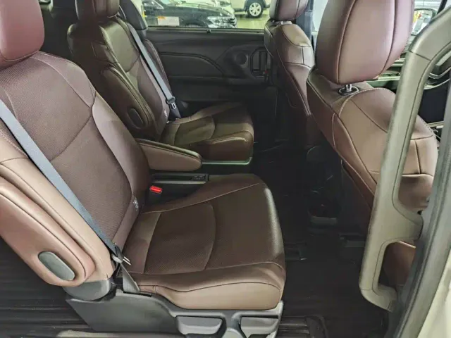 Toyota Granvia — Фото автомобиля 8