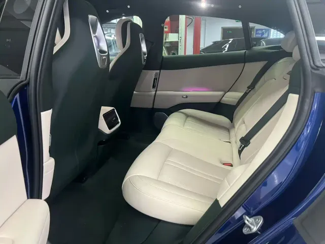Xiaomi Auto Xiaomi YU7 2025 Extended Range RWD Edition — Фото автомобиля 8