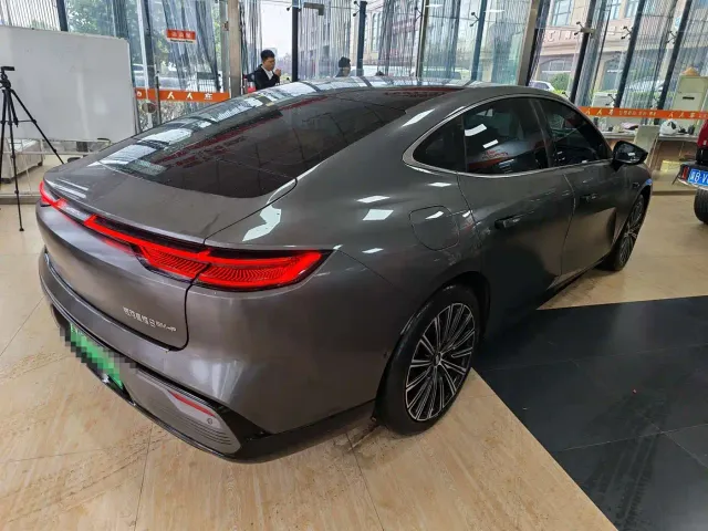 Geely Galaxy Xingyao 8 — Фото автомобиля 5