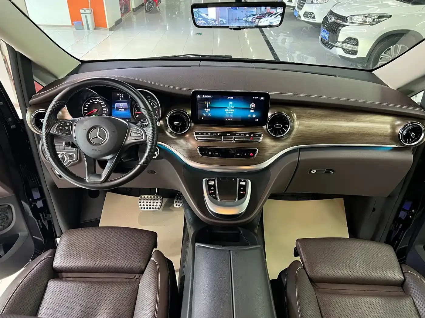 Mercedes-Benz Mercedes-Benz V-Class 2022 V 260 L Long Wheelbase Luxury Edition — Фото автомобиля 5