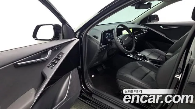 Kia Niro — Фото автомобиля 9