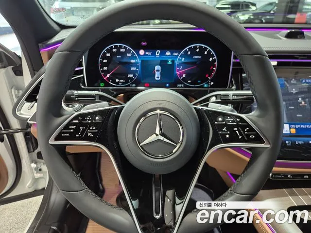 Mercedes-Benz E-Class — Фото автомобиля 12