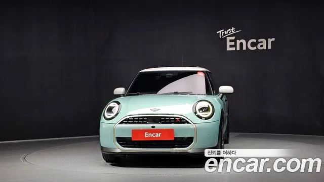 MINI Cooper 4th Gen — Фото автомобиля 3