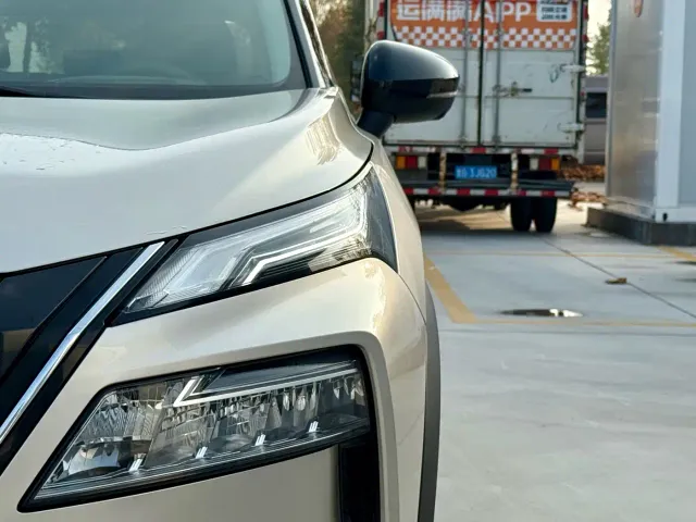 Nissan X-Trail — Фото автомобиля 10
