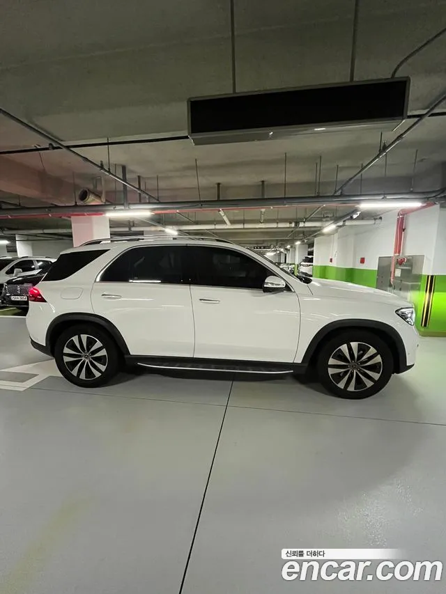 Mercedes-Benz GLE-Class — Фото автомобиля 4