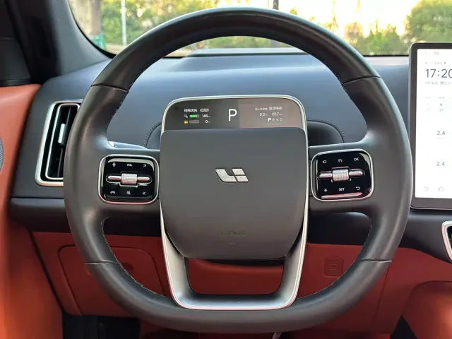 Li Auto L7 — Фото автомобиля 15