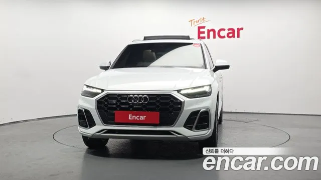 Audi Q5 45 TFSI quattro Premium — Фото автомобиля 3