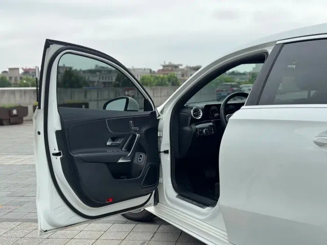 Mercedes-Benz A-Class — Фото автомобиля 14