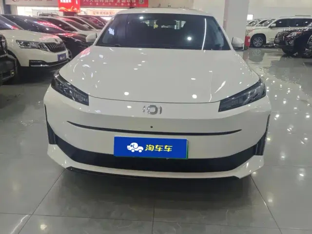 Changan Qiyuan A05 — Фото автомобиля 2