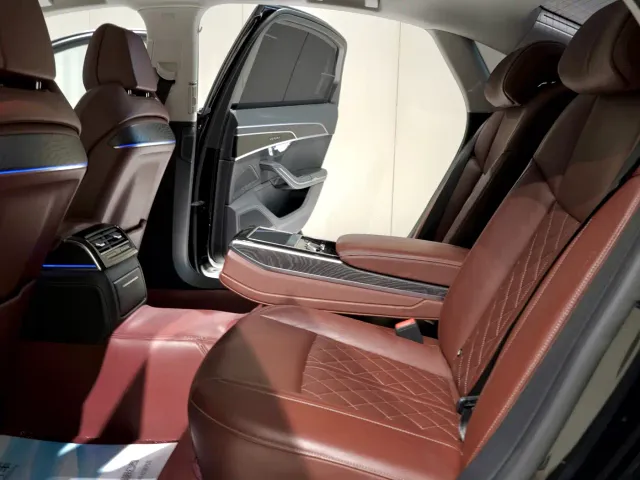 Audi A8 — Фото автомобиля 4