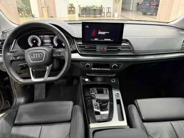 Audi Q5L — Фото автомобиля 6