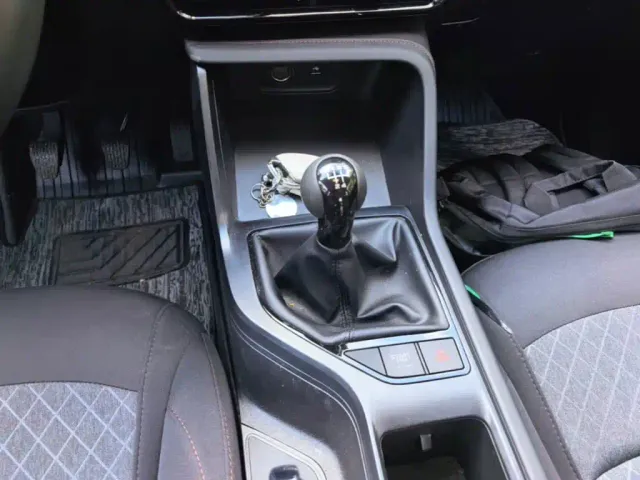 Roewe i5 — Фото автомобиля 13
