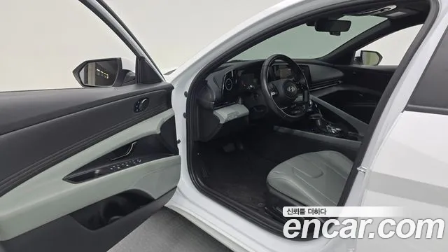Hyundai Avante CN7 — Фото автомобиля 11