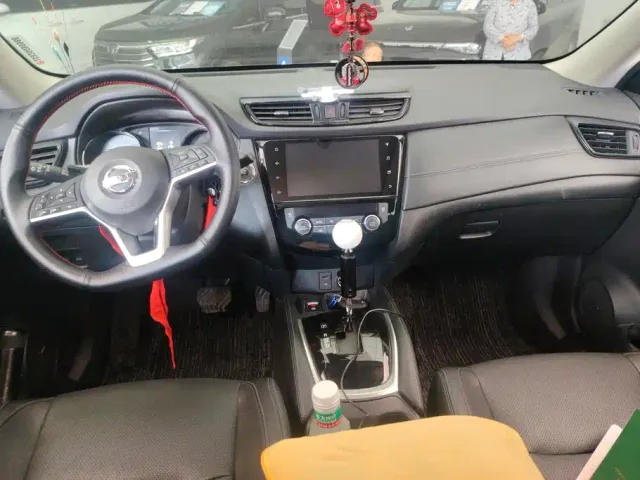 Nissan X-Trail — Фото автомобиля 12