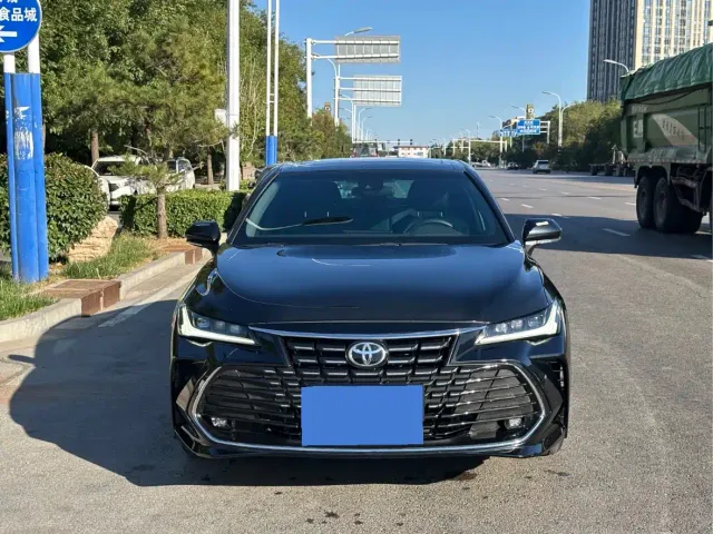 Toyota Avalon — Фото автомобиля 2