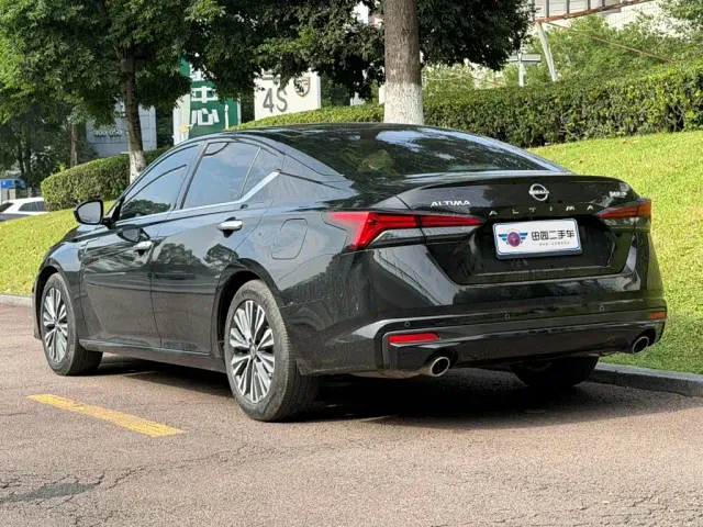Nissan Teana — Фото автомобиля 4