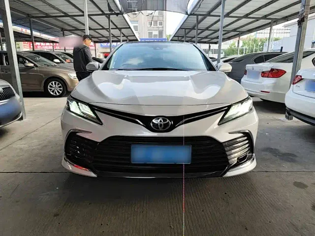 Toyota Camry — Фото автомобиля 2