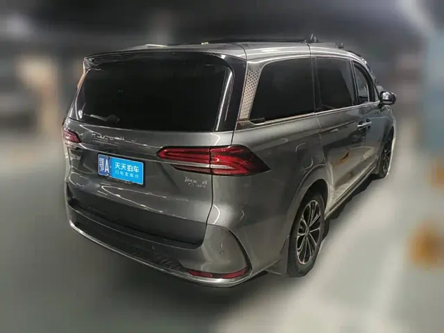 Roewe iMAX8 — Фото автомобиля 2
