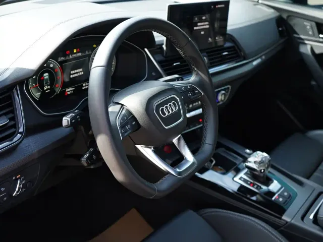 Audi Q5L — Фото автомобиля 7