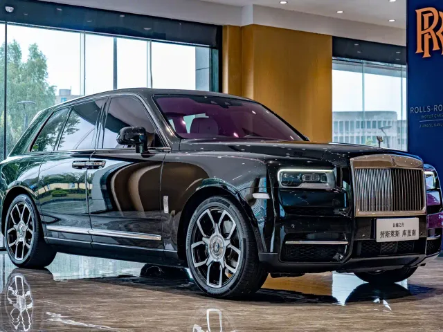 Rolls-Royce Cullinan — Фото автомобиля 5