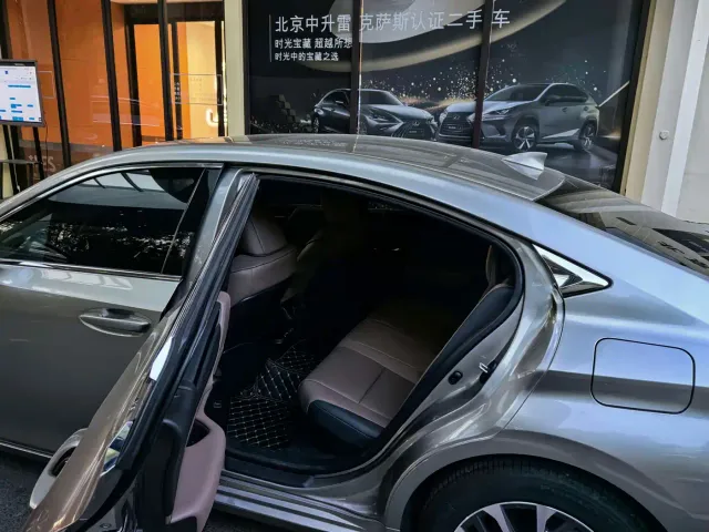 Lexus ES — Фото автомобиля 6