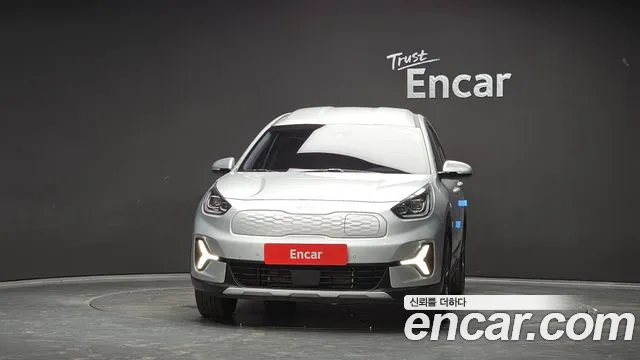 Kia Niro — Фото автомобиля 3