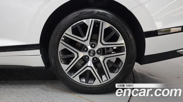 Hyundai Grandeur GN7 — Фото автомобиля 6