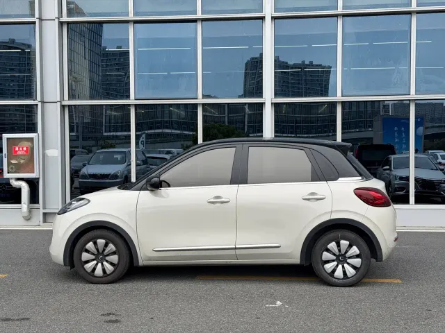 Wuling Bingo — Фото автомобиля 3