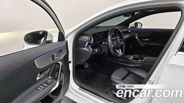 Mercedes-Benz A-Class — Фото автомобиля 11