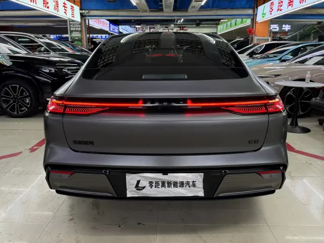 Geely Galaxy E8 — Фото автомобиля 5