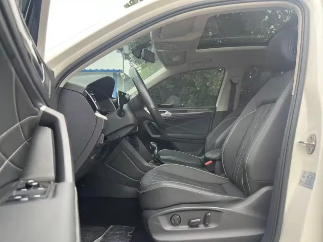 Volkswagen Tiguan L — Фото автомобиля 5