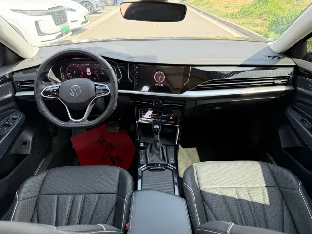 Volkswagen Passat — Фото автомобиля 13