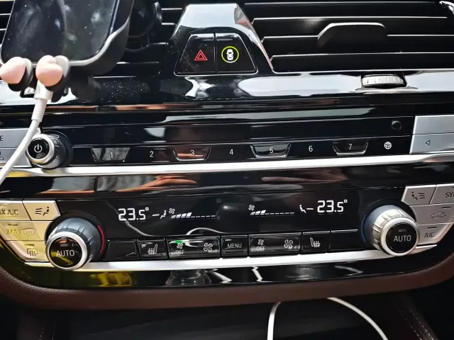 BMW 5 Series — Фото автомобиля 23