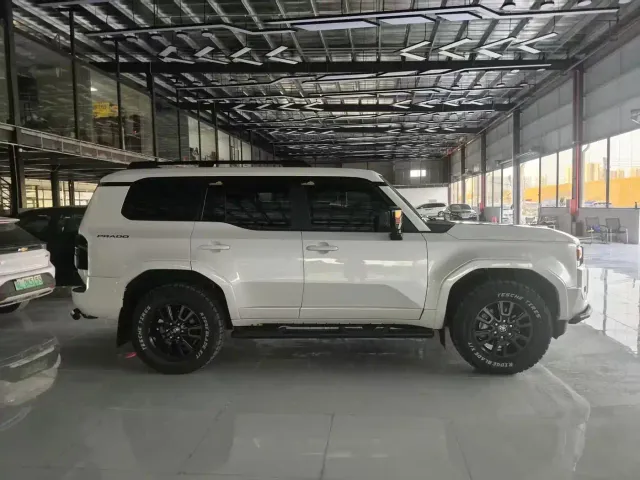 Toyota Prado — Фото автомобиля 6