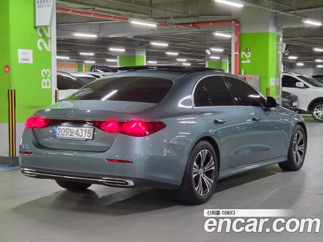 Mercedes-Benz E-Class — Фото автомобиля 6