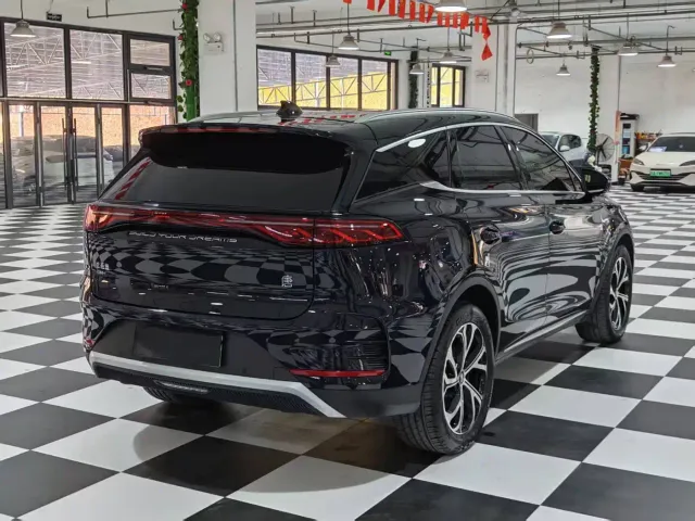 BYD Tang — Фото автомобиля 7