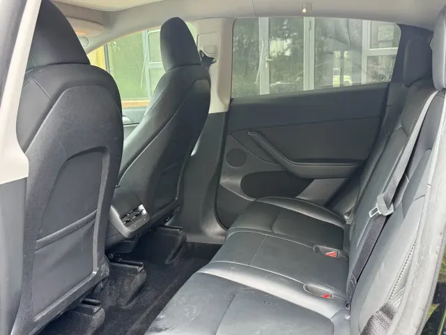 Tesla Model Y — Фото автомобиля 6