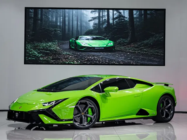 Фотография автомобиля — Lamborghini Huracan